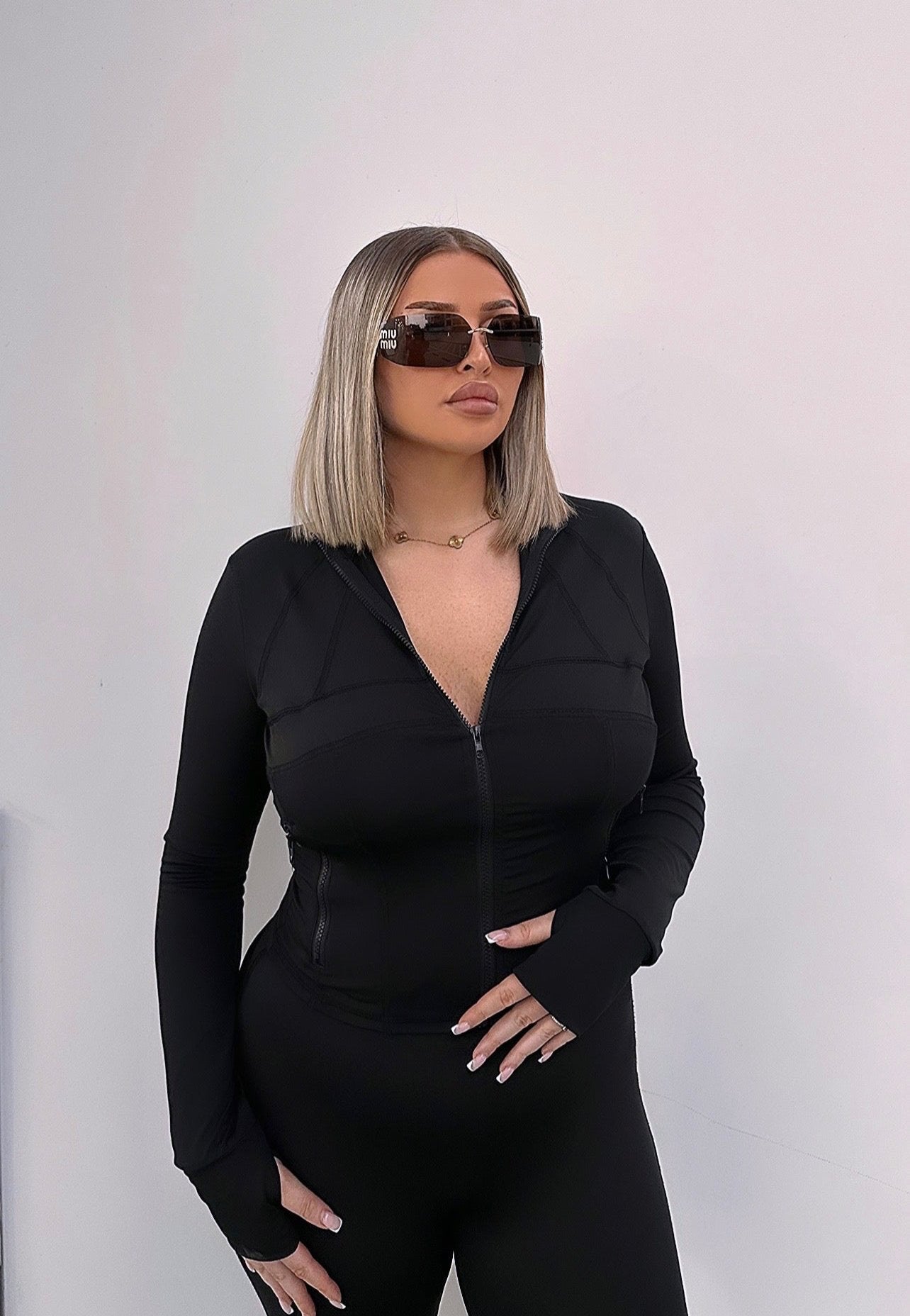 BLACK SET
